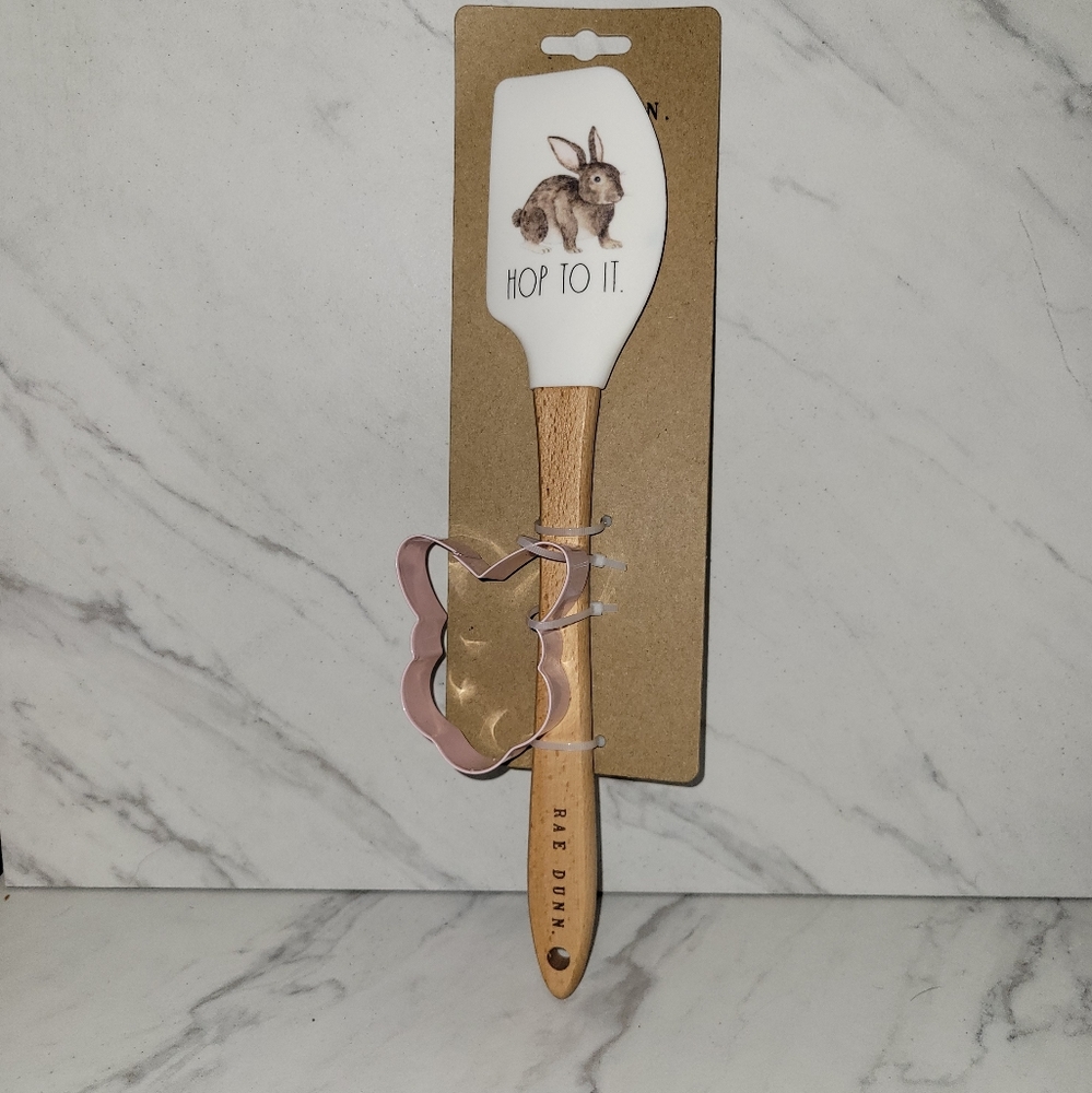 Rae Dunn HOP TO IT. Spatula with bunny cutter